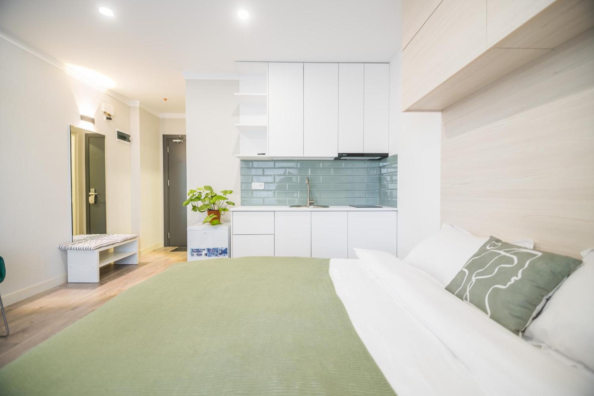 Green Side Apart Hotel バトゥーミ エクステリア 写真