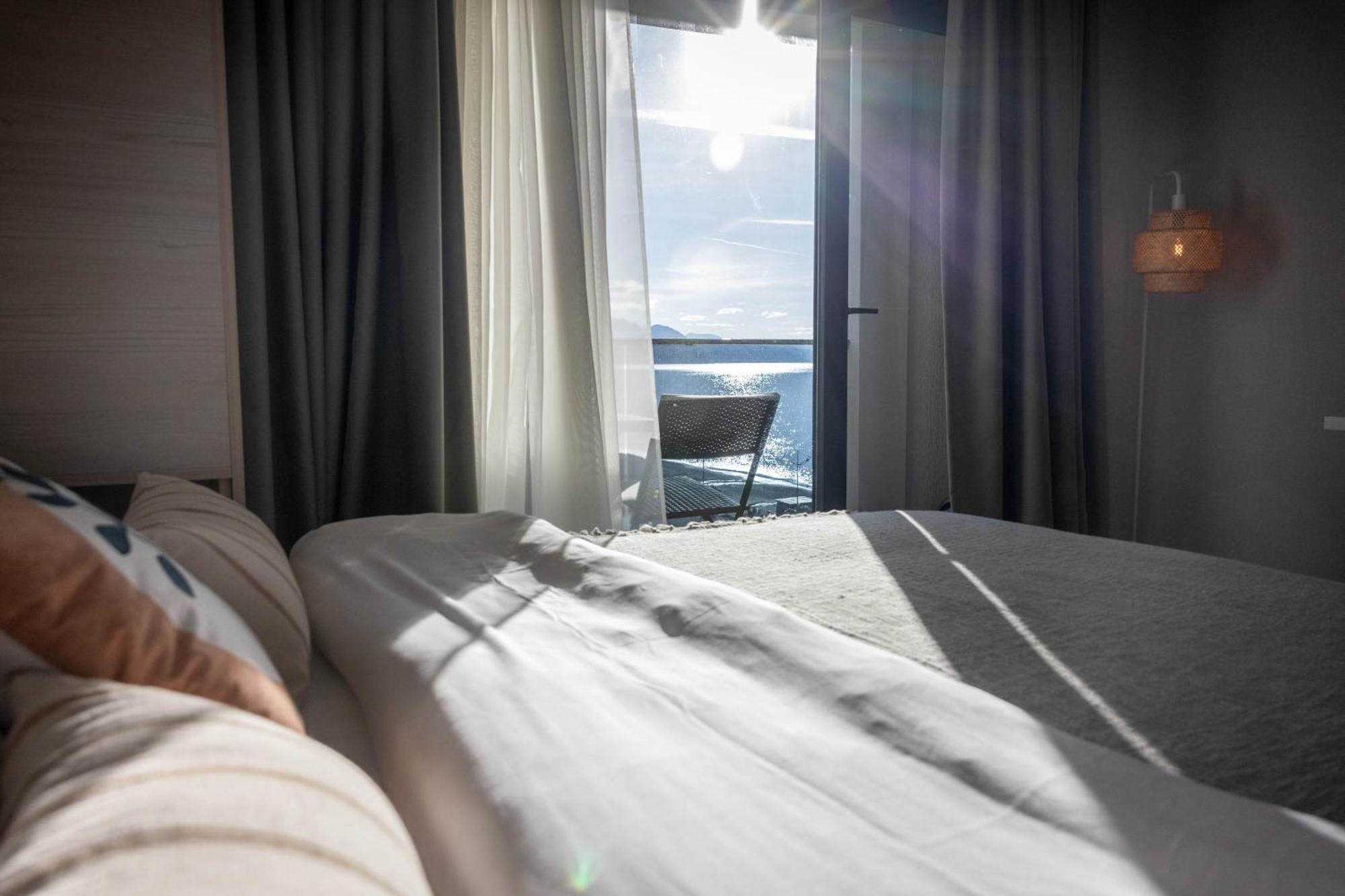 Green Side Apart Hotel バトゥーミ エクステリア 写真