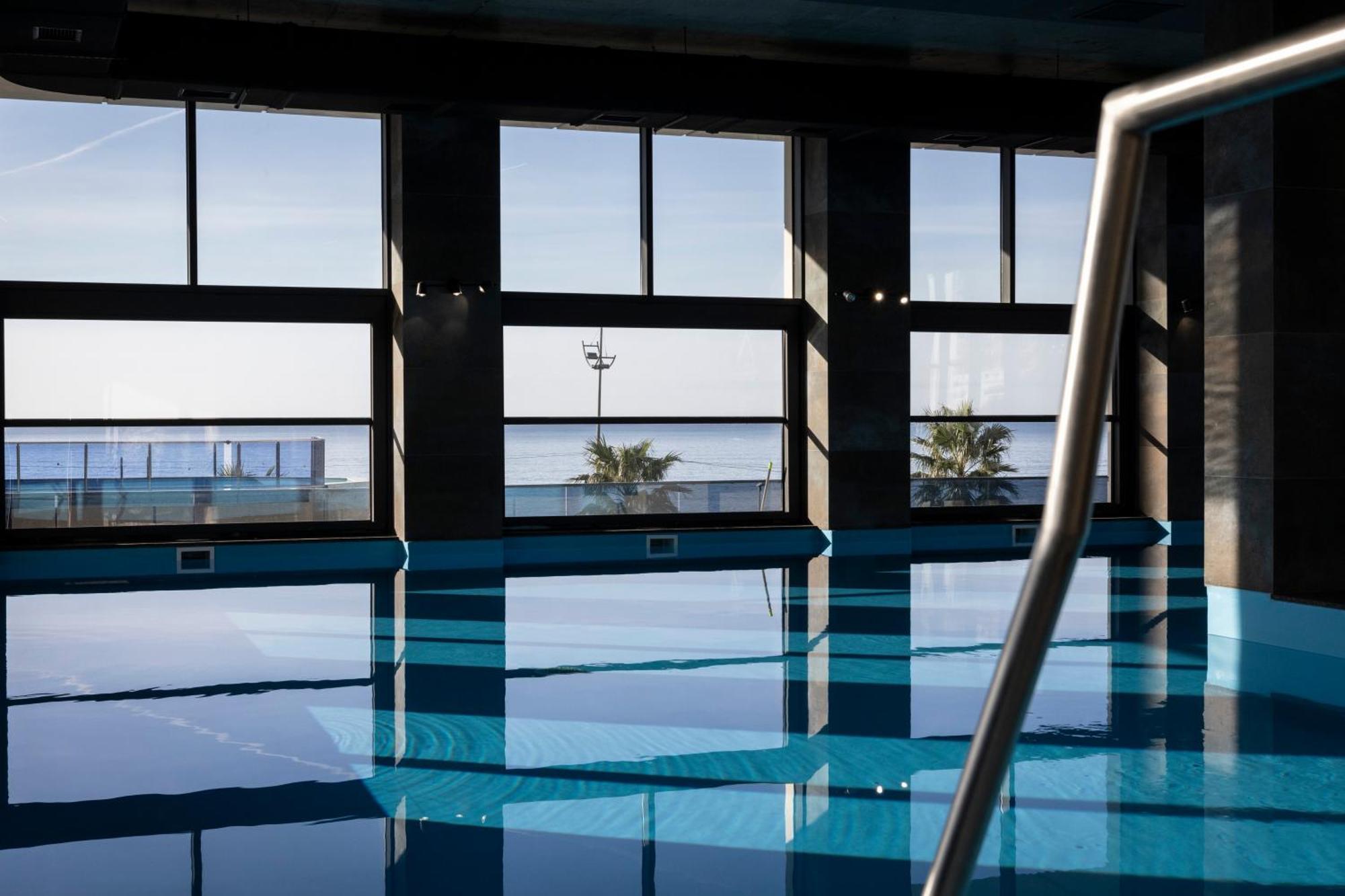 Green Side Apart Hotel バトゥーミ エクステリア 写真
