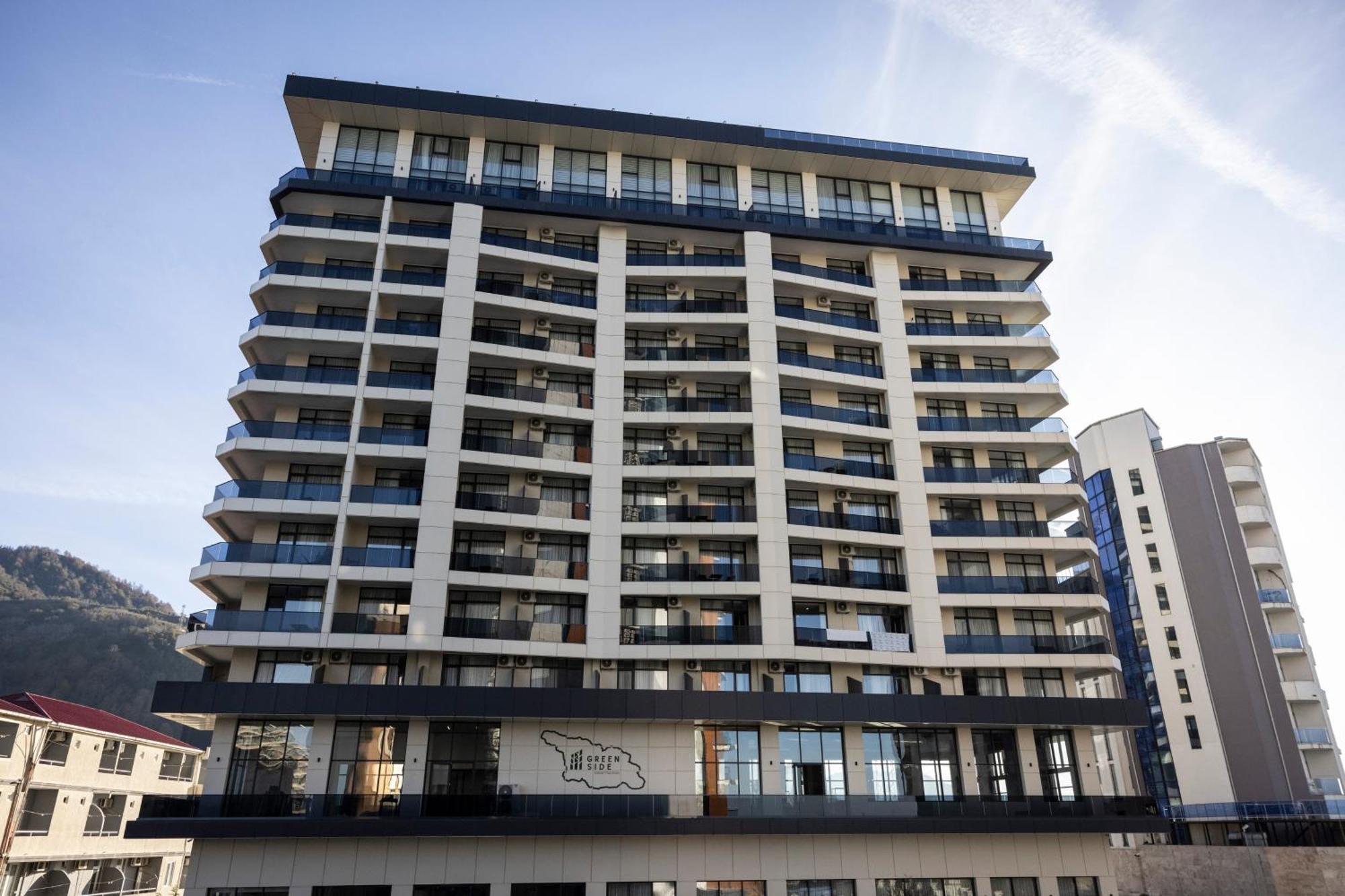 Green Side Apart Hotel バトゥーミ エクステリア 写真