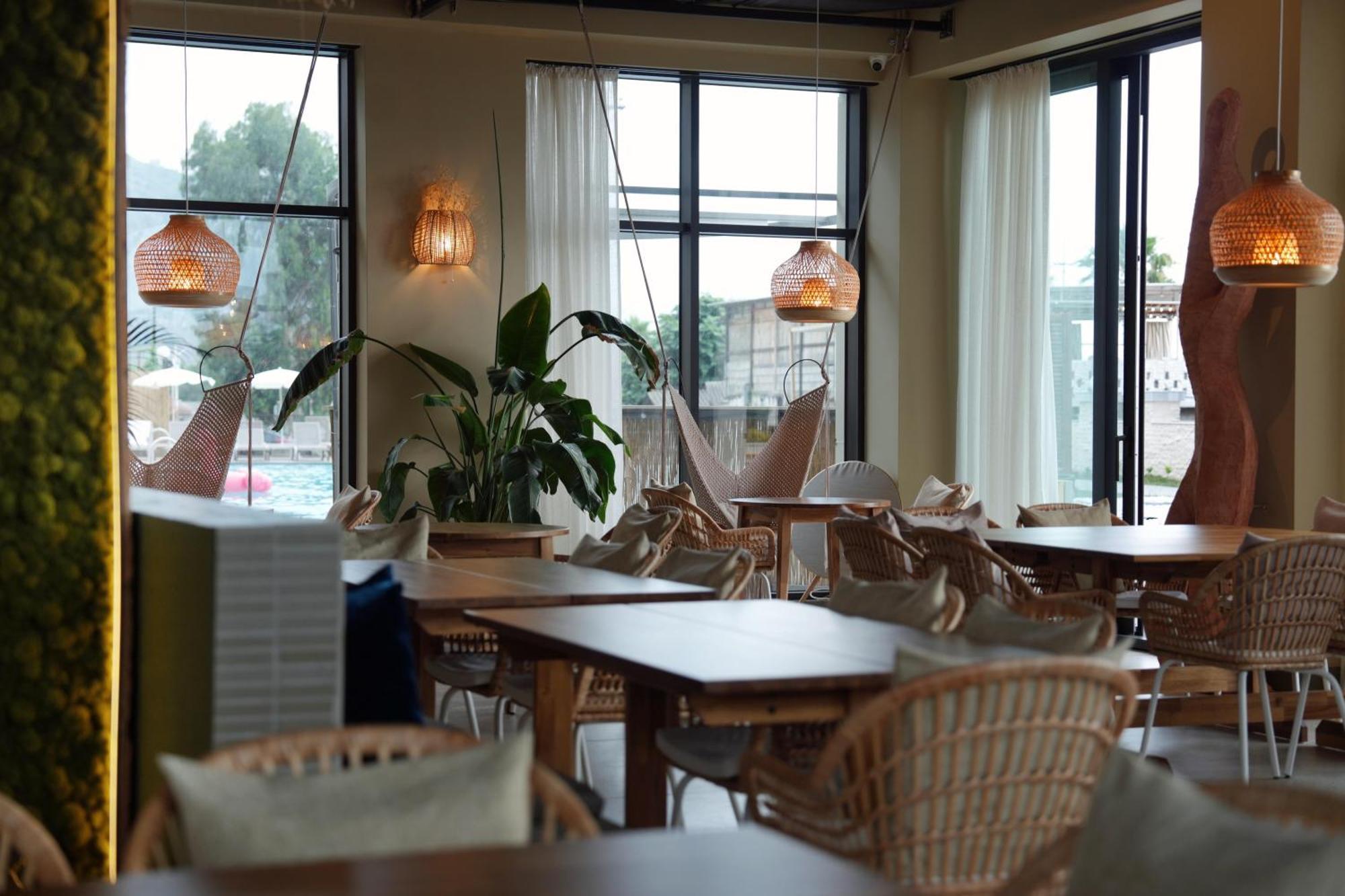 Green Side Apart Hotel バトゥーミ エクステリア 写真